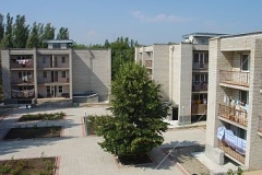 100